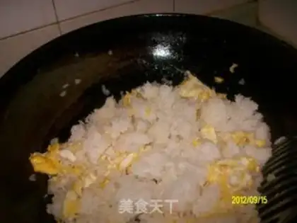 Make Ham and egg fried rice step 2
