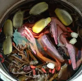 Make Tea mushroom pigeon soup step 1