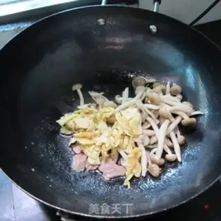 Make Egg-skinee mushroom meatloaf soup step 2