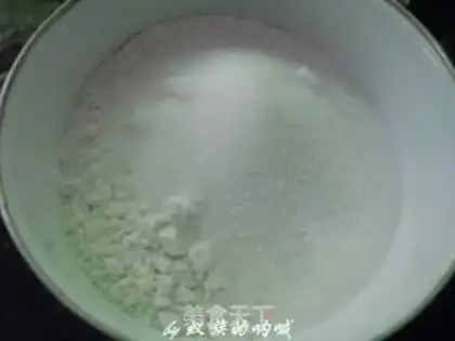 Make Scrambled with tea and beans step 1