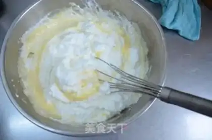 Make Tiger cake roll step 4