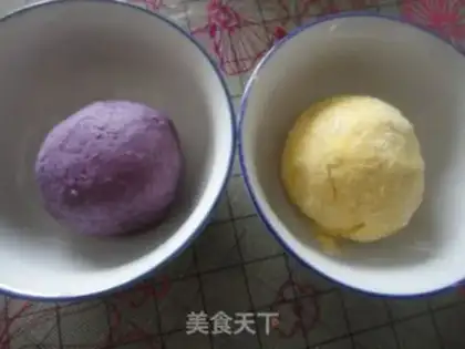 Make Colored butterfly rolls step 0