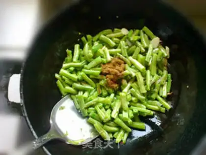 Make Scrambled noodles step 6