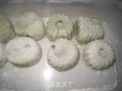 Make Tea ice-cream mooncake step 6