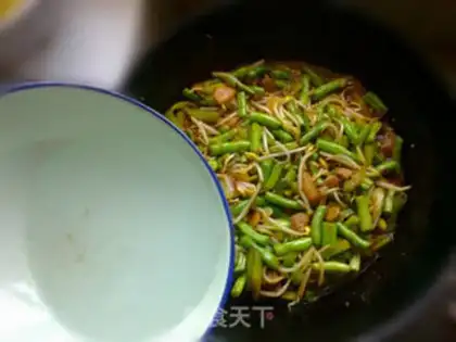 Make Scrambled noodles step 10