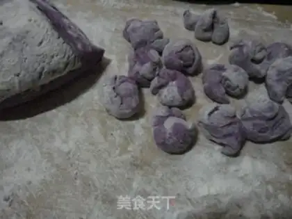 Make A fragrance rose roll step 4
