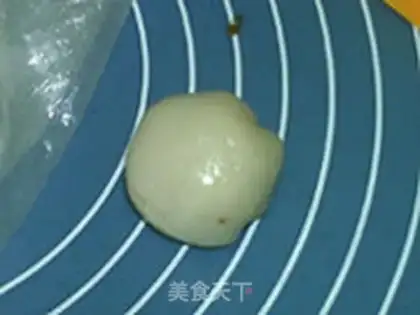 Make Blueberry ice-cream mooncake step 18