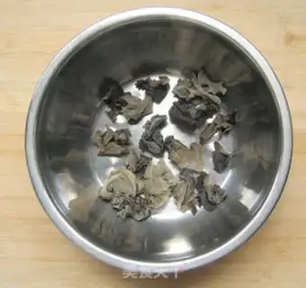 Make Chicken soup with mackerel step 0