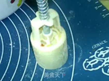 Make Blueberry ice-cream mooncake step 21