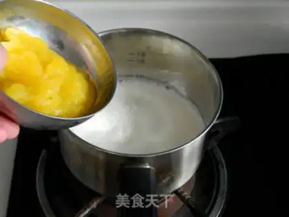 Make Pumpkin dry ice cream step 0