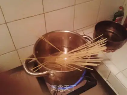 Make Spaghetti step 1