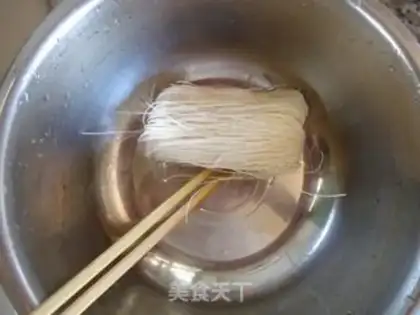 Make Tuna pasta pizza step 1