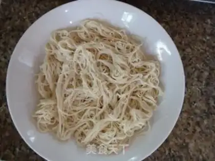 Make Tuna pasta pizza step 3