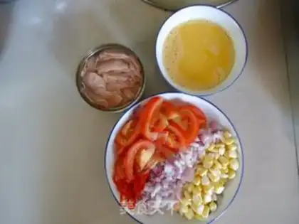 Make Tuna pasta pizza step 4