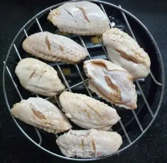 Make Orléans roast chicken wings step 1