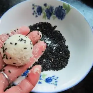Make Fried sesame step 4