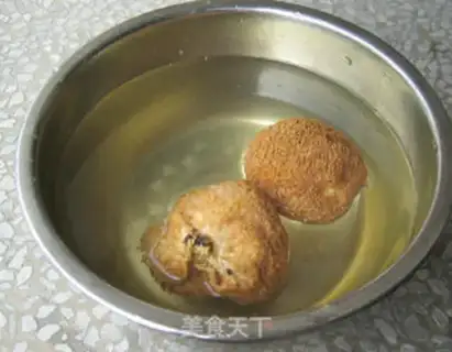 Make Monkey-head mushrooms step 1