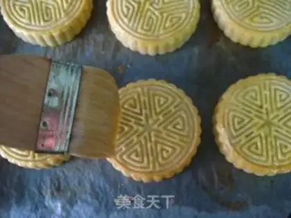 Make Double moon cake step 26
