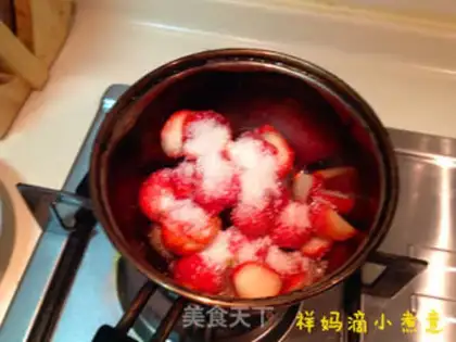 Make Strawberry sauce step 1