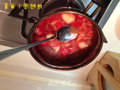 Make Strawberry sauce step 2