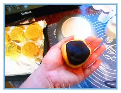 Make Homemade moon cakes step 5