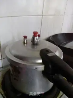 Make Pork bone rice step 3