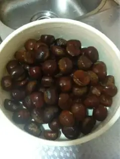 Make Honey chestnuts step 1