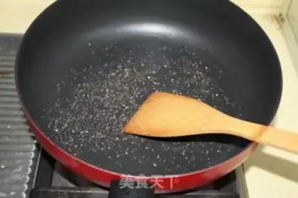 Make Black sesame egg rolls step 0