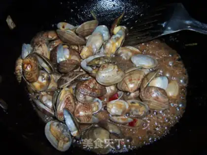 Make Spicy pop clams step 7