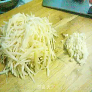 Make Garlic potatoes step 1