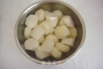 Make Horse-hot mountain medicine bone soup step 3