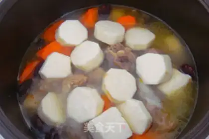Make Horse-hot mountain medicine bone soup step 9
