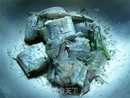Make Burning fish onions step 7