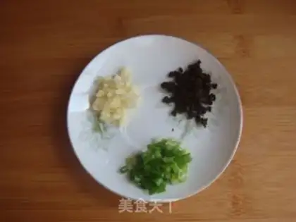 Make A fragrance with a golden needle step 4