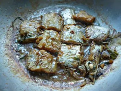 Make Burning fish onions step 10