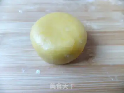 Make Pumpkin bean mooncake step 4