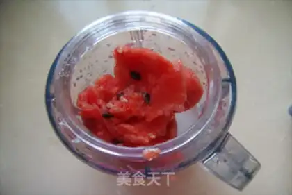Make Delicious watermelon juice step 1