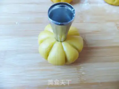 Make Pumpkin bean mooncake step 7