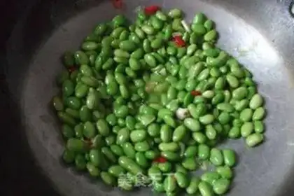 Make Rhodish and fried beans step 4