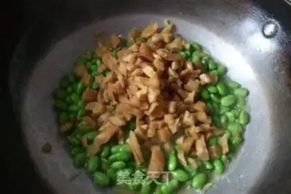 Make Rhodish and fried beans step 5