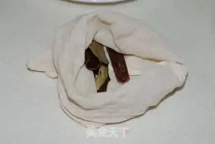 Make Five spicy tea eggs step 1