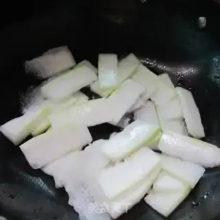 Make Shrimp melon soup step 3