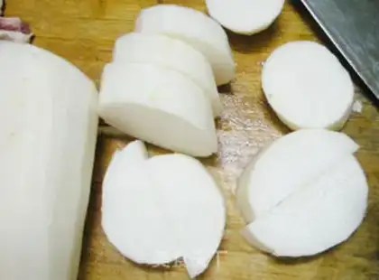 Make A wide range of radish and oxen soup step 0