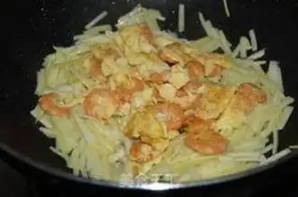 Make Shrimp fried eggs step 6