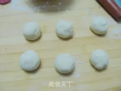 Make Pig fruit buns step 4