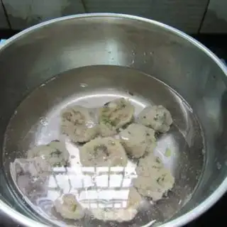 Make Eggball soup step 3