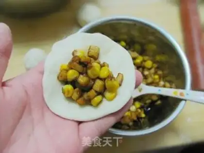 Make Pig fruit buns step 5