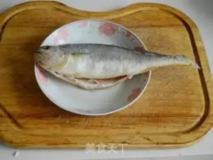Make The yellow fish step 0