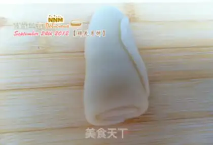 Make Rose flower mooncake step 8