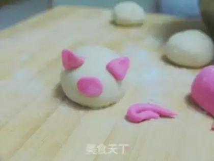 Make Pig fruit buns step 10